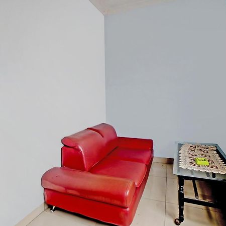 Oyo 90922 Gurusinga Guesthouse Medan Ngoại thất bức ảnh