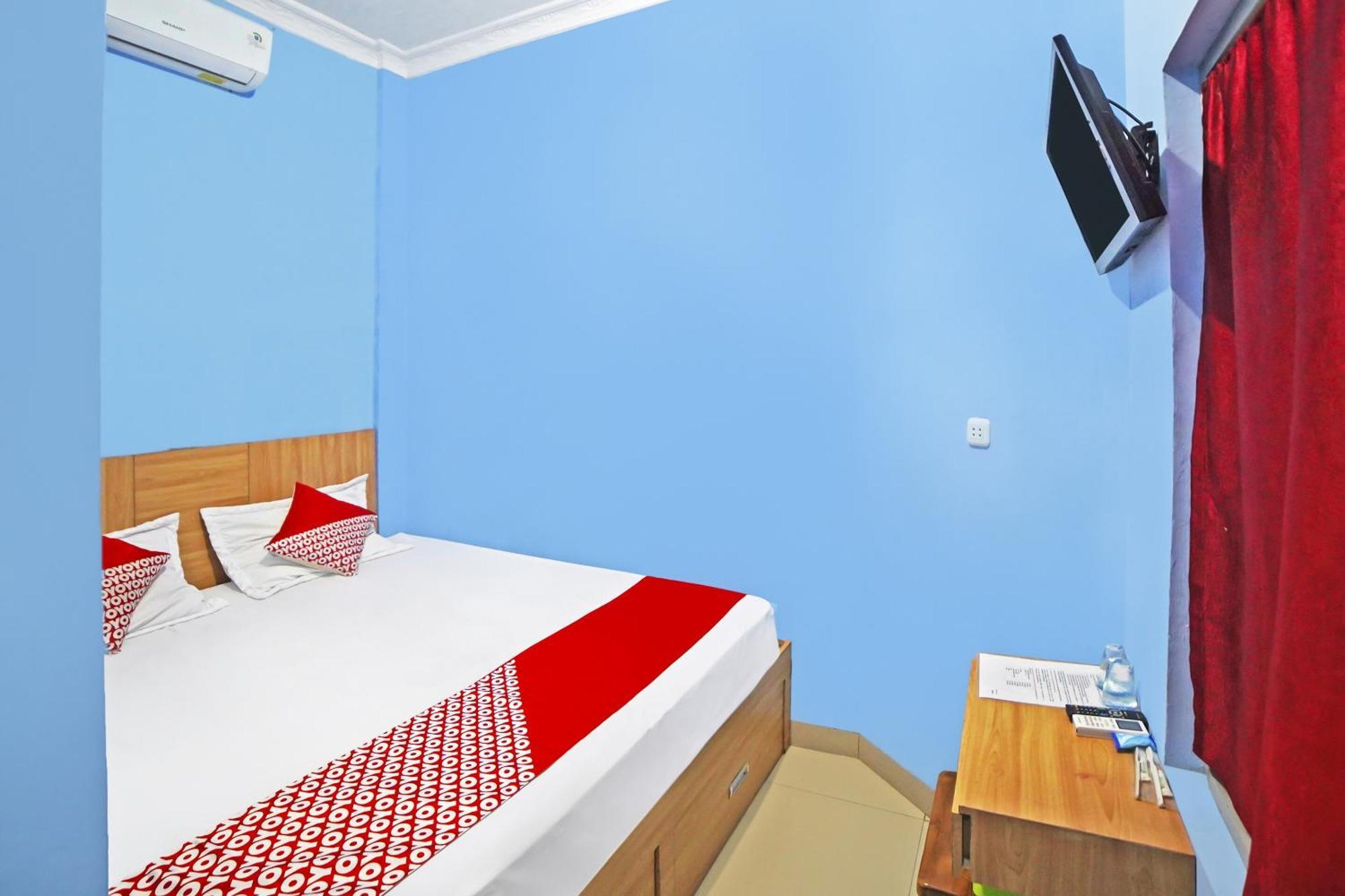Oyo 90922 Gurusinga Guesthouse Medan Ngoại thất bức ảnh
