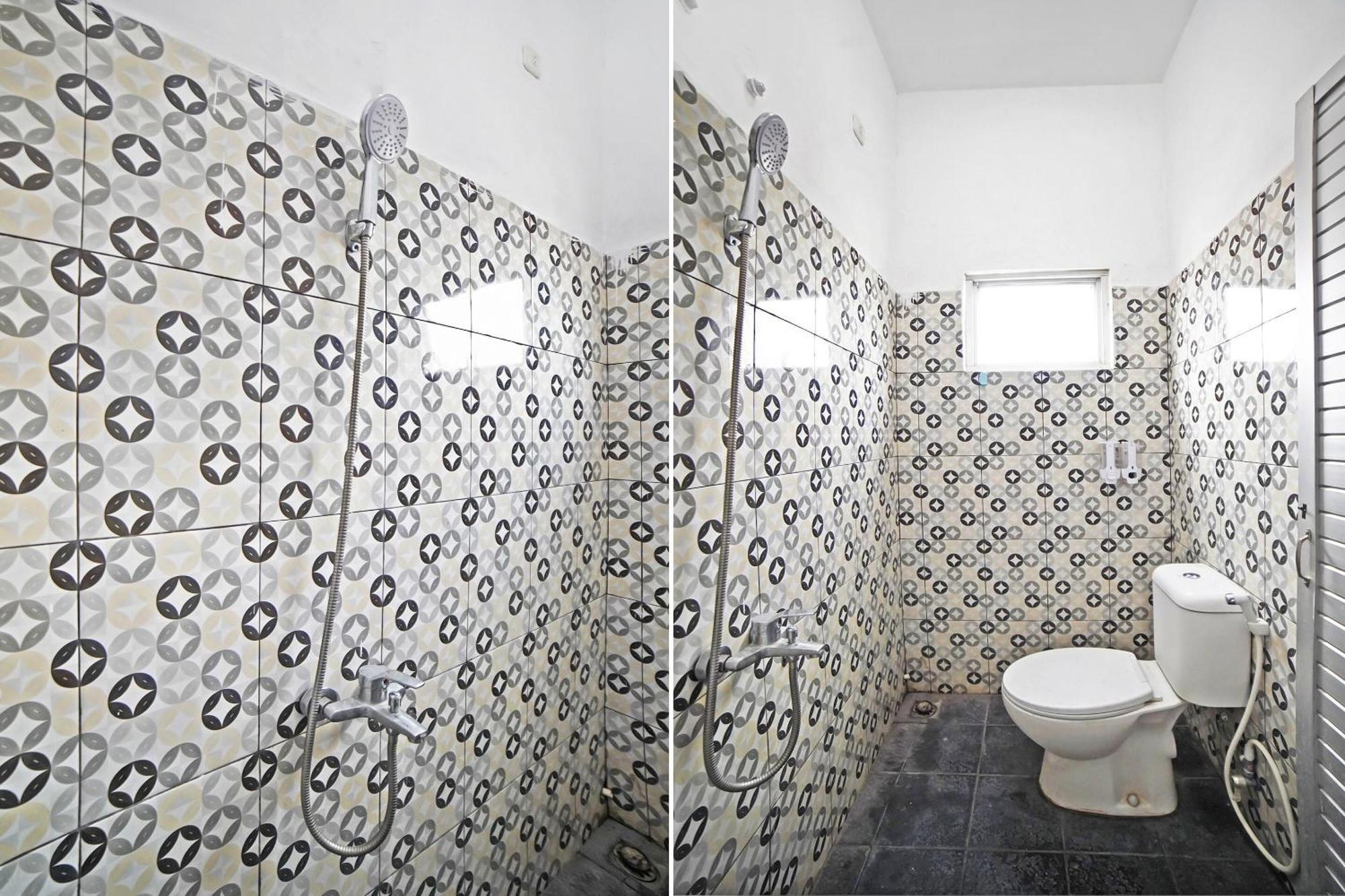 Oyo 90922 Gurusinga Guesthouse Medan Ngoại thất bức ảnh
