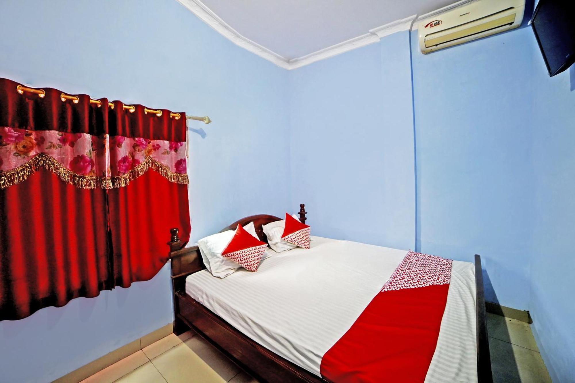 Oyo 90922 Gurusinga Guesthouse Medan Ngoại thất bức ảnh